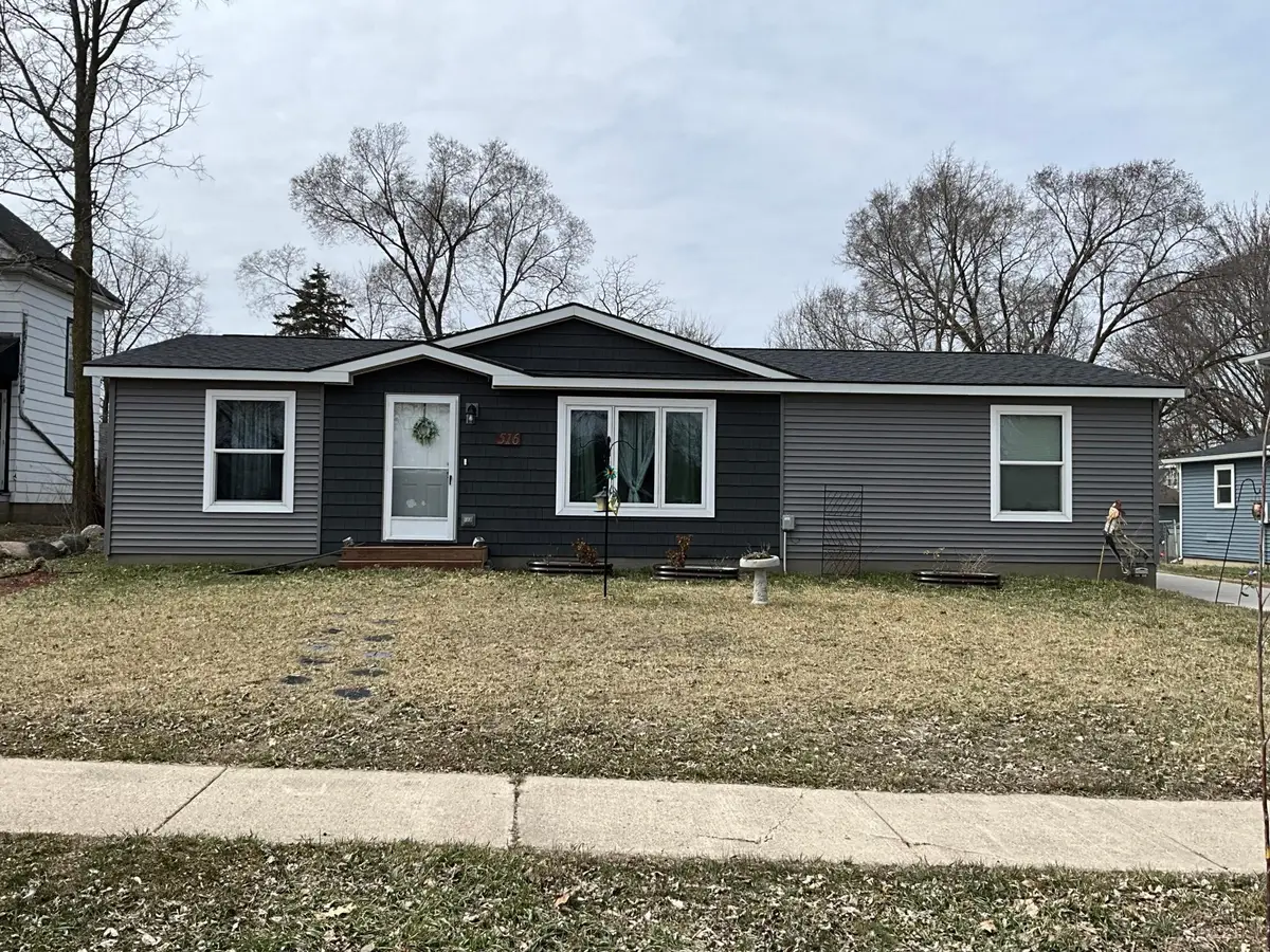 516 S Miller Avenue, Litchfield, MN 55355 - #1