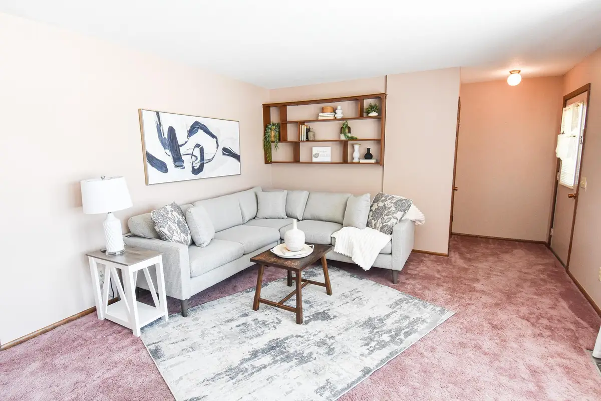 302 Sherwood Avenue N, Thief River Falls, MN 56701 - #1