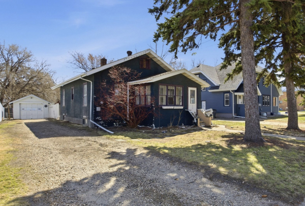 512 10th Street N, Moorhead, MN 56560