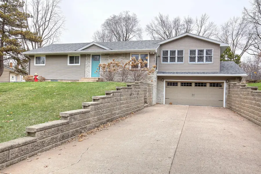 267 Hanska Court, Shoreview, MN 55126 - #2