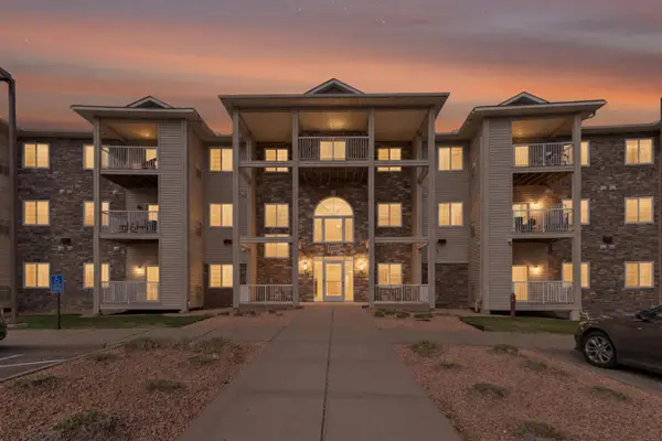 1590 Parkwood Drive #207, Woodbury, MN 55125