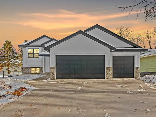 10717 Lincoln Street Ne, Blaine, MN 55434