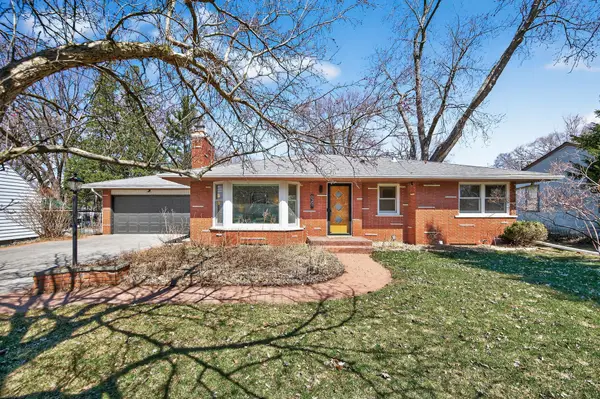 635 Shryer Avenue W, Saint Paul, MN 55113