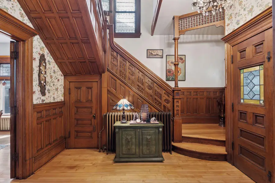 957 Ashland Avenue, Saint Paul, MN 55104 - #2