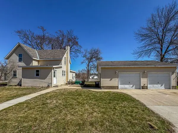 672 S Anna Avenue, Lake Crystal, MN 56055