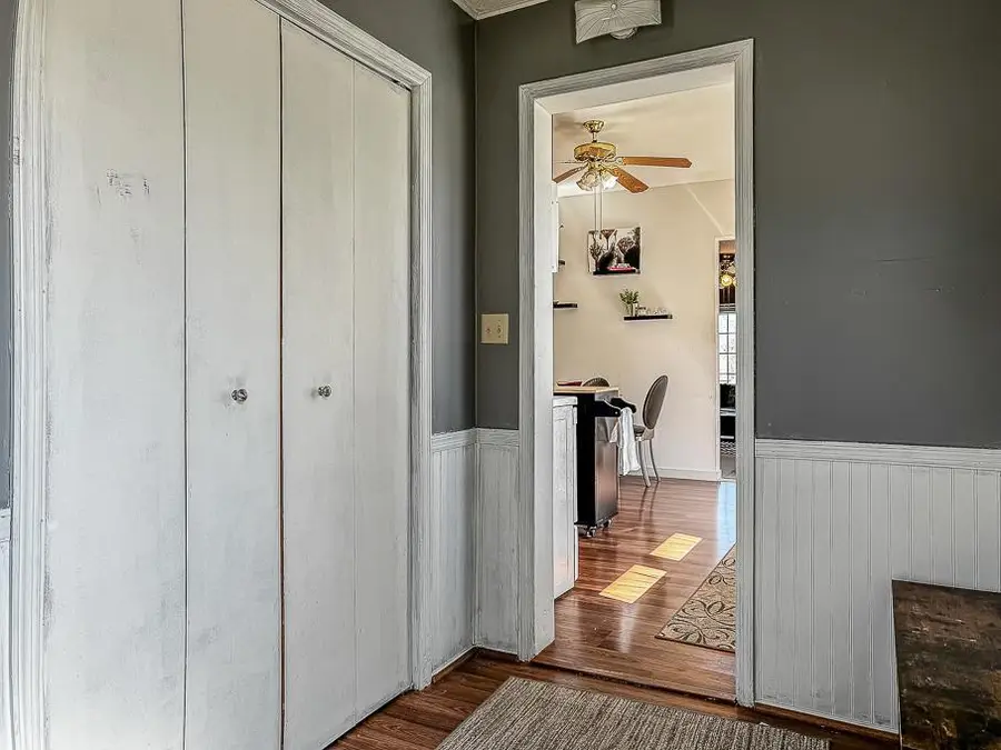 672 S Anna Avenue, Lake Crystal, MN 56055 - #3