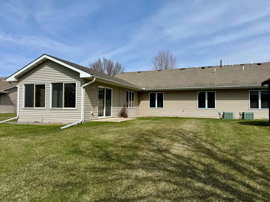 2733 Campus Lane, Albert Lea, MN 56007 - #2