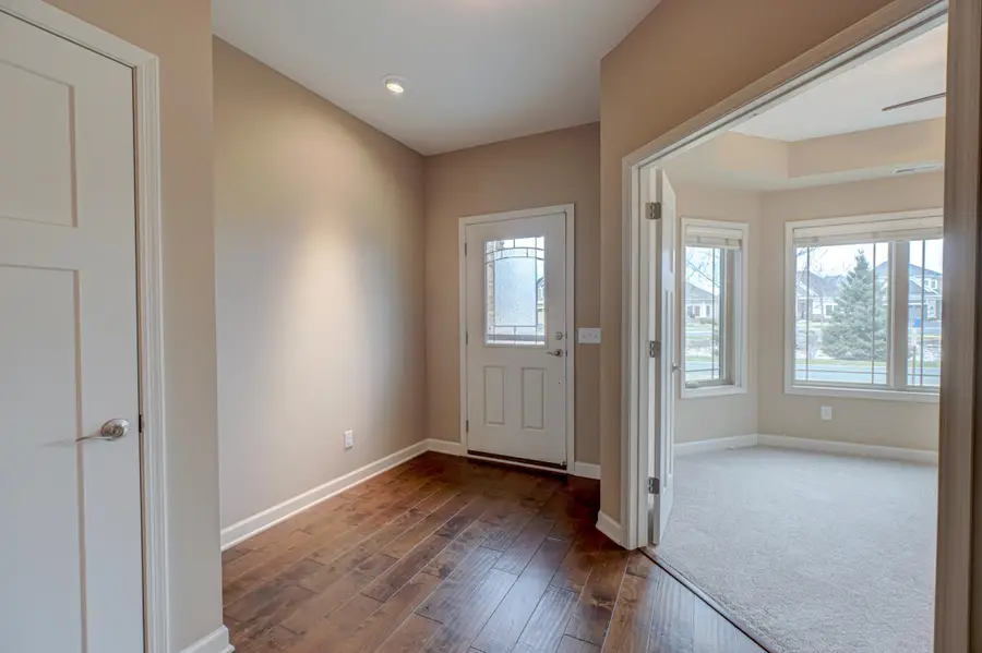 8761 Upper 7th Place N, Lake Elmo, MN 55042 - #3