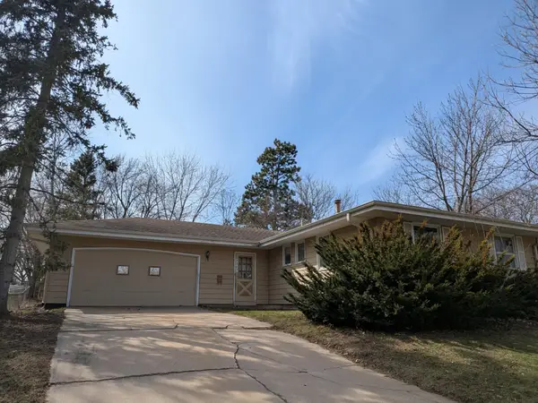 3367 Xylon Avenue N, Minneapolis, MN 55427