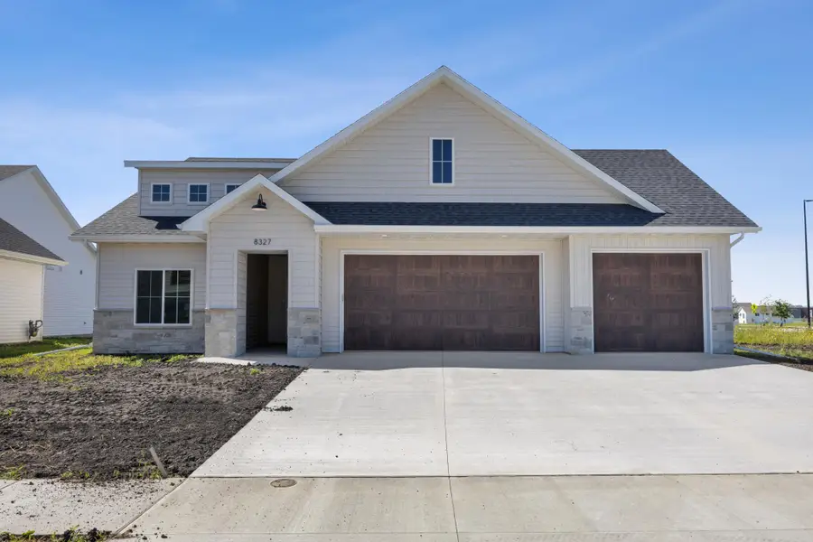 3636 Decorah Way S, Fargo, ND 58104 - #2