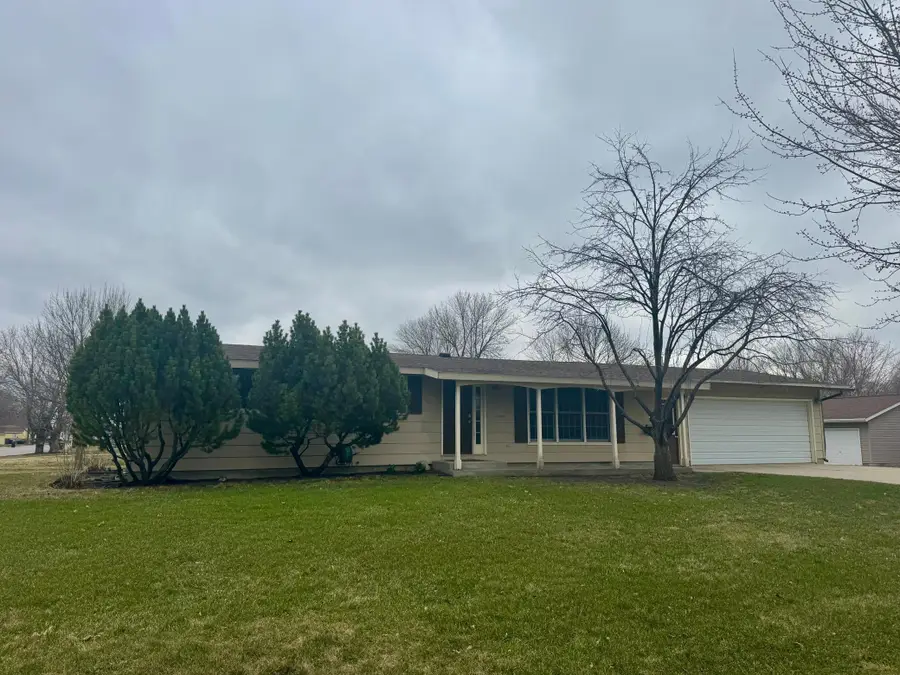 301 S 4th Street, Olivia, MN 56277 - #3