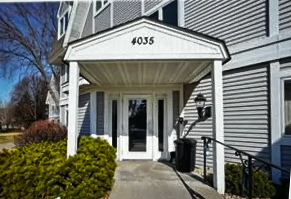 4035 Victoria Street N #206, Shoreview, MN 55126