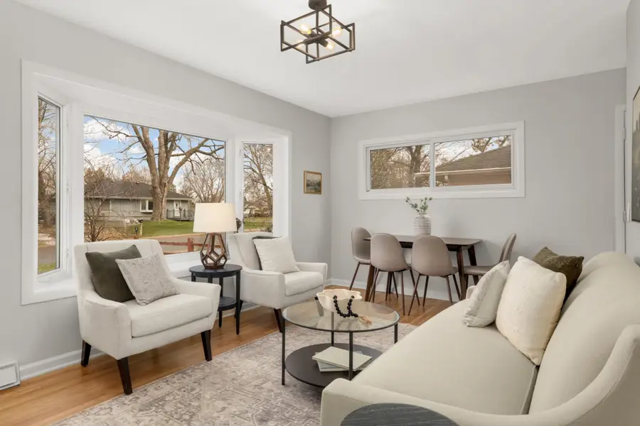 518 10th Avenue Nw, Saint Paul, MN 55112 - #3