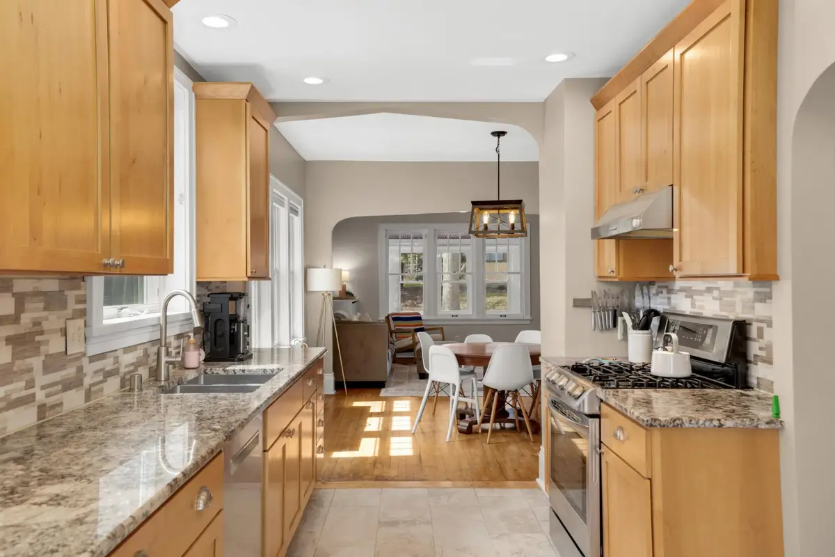 258 Hamline Avenue S, Saint Paul, MN 55105 - #1