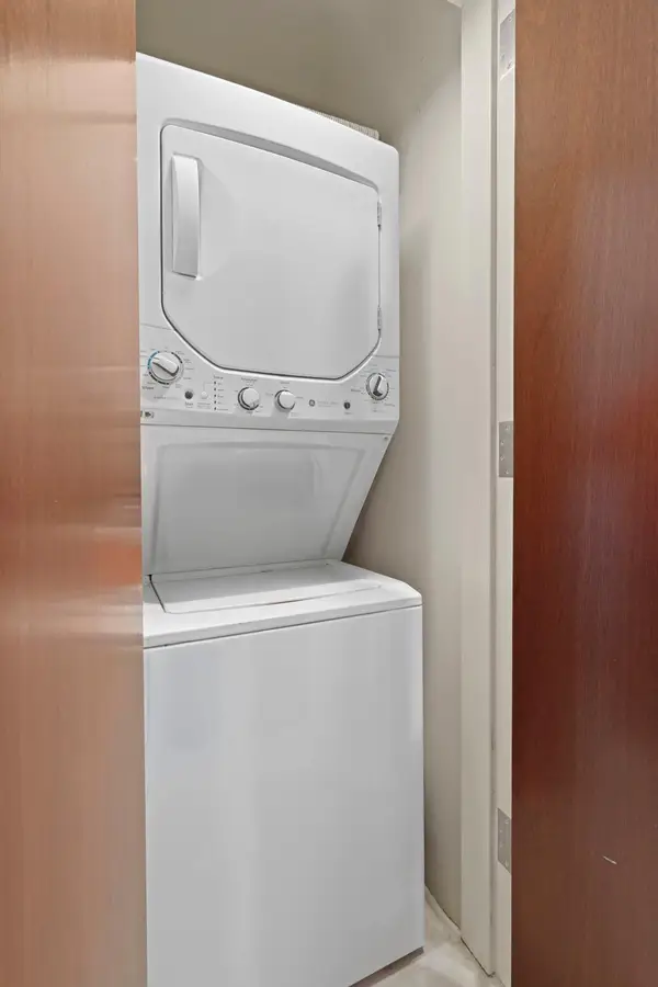 5601 Smetana Drive #1012, Minnetonka, MN 55343