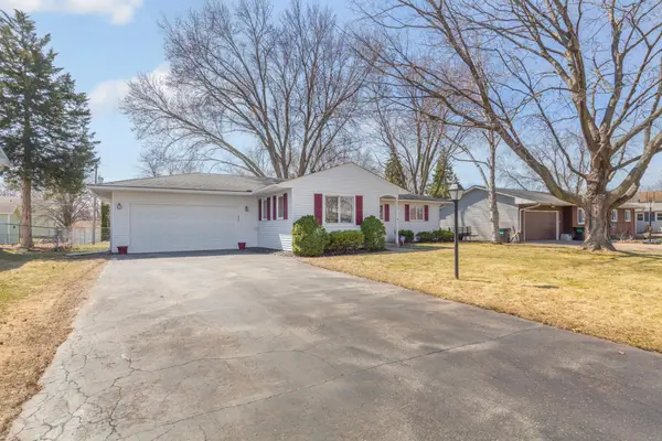 2042 Bluestone Lane, Saint Paul, MN 55122