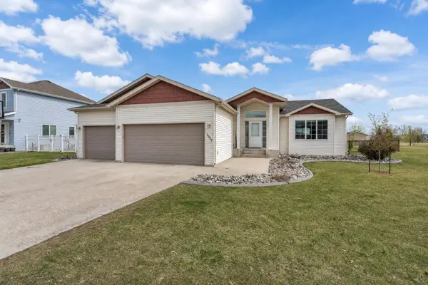 1557 Johnson Drive S, Moorhead, MN 56560