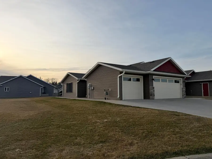 147 Highland Circle, Zumbrota, MN 55992 - #3