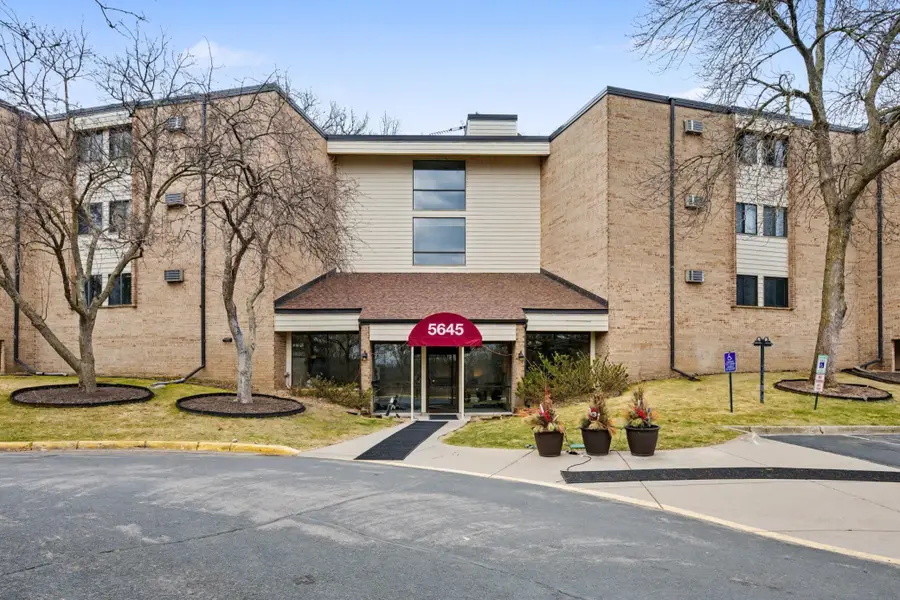 5645 Green Circle Drive #111, Hopkins, MN 55343 - #3