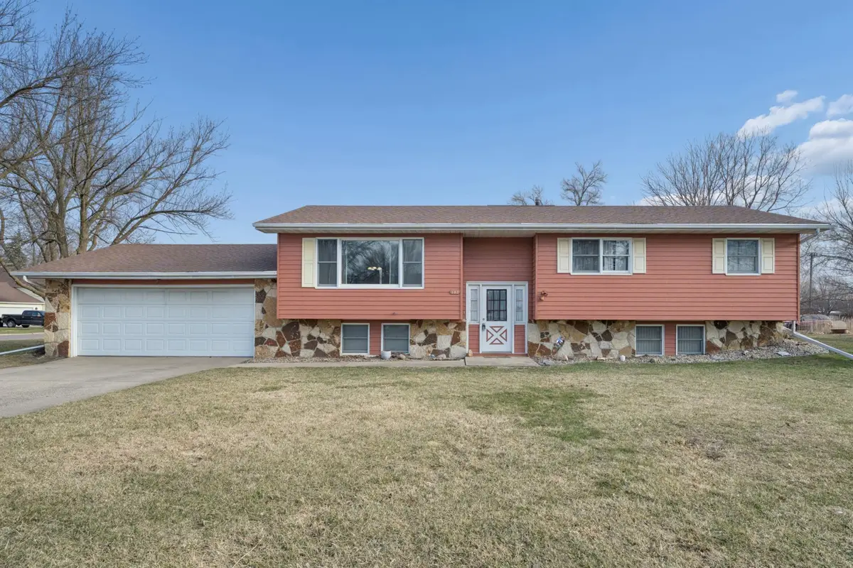 402 E 2nd Street N, Truman, MN 56088 - #1
