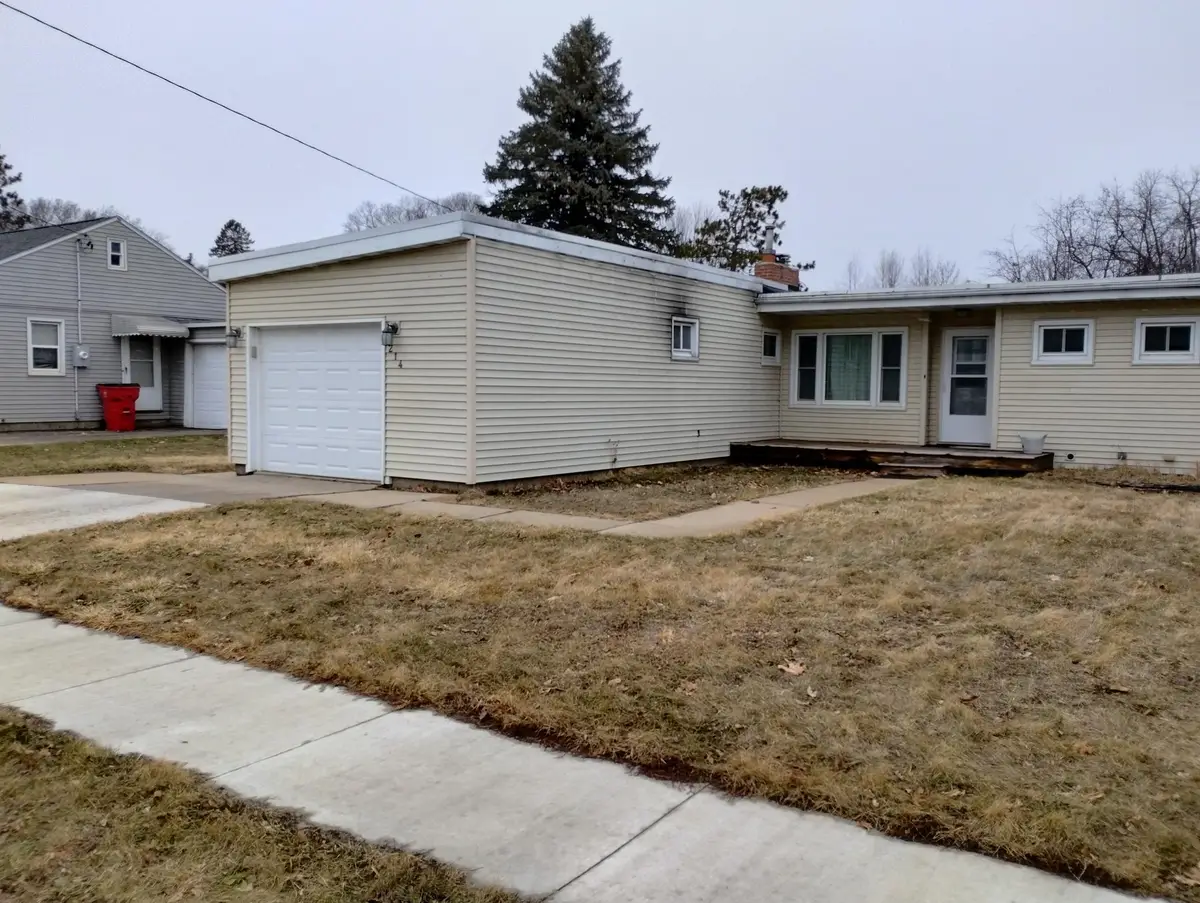 214 4th Street Sw, Pine Island, MN 55963 - #1