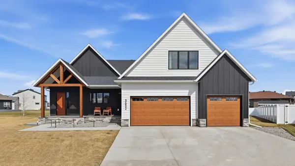 3632 Crimson Loop S, Fargo, ND 58104