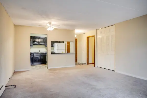 10401 Cedar Lake Road #215, Hopkins, MN 55305