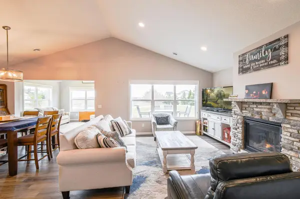 6990 Lancaster Way Ne, Albertville, MN 55301