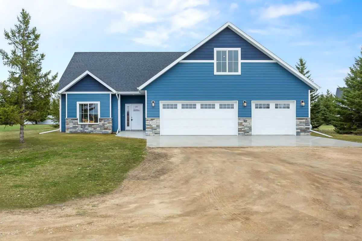 209 Woodcrest Drive, Breckenridge, MN 56520 - #1