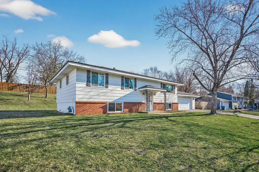 242 Mission Circle, Minneapolis, MN 55420 - #2