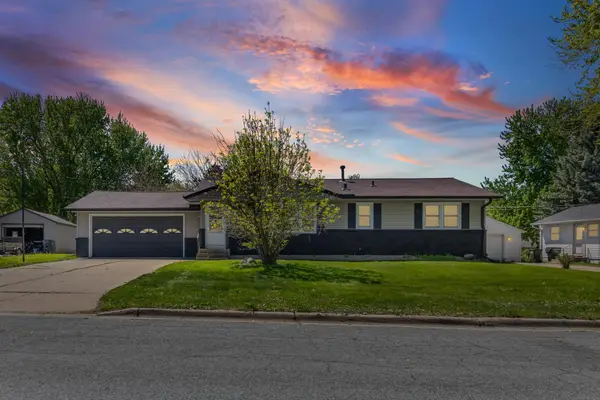2134 Garnet Drive, Saint Paul, MN 55122