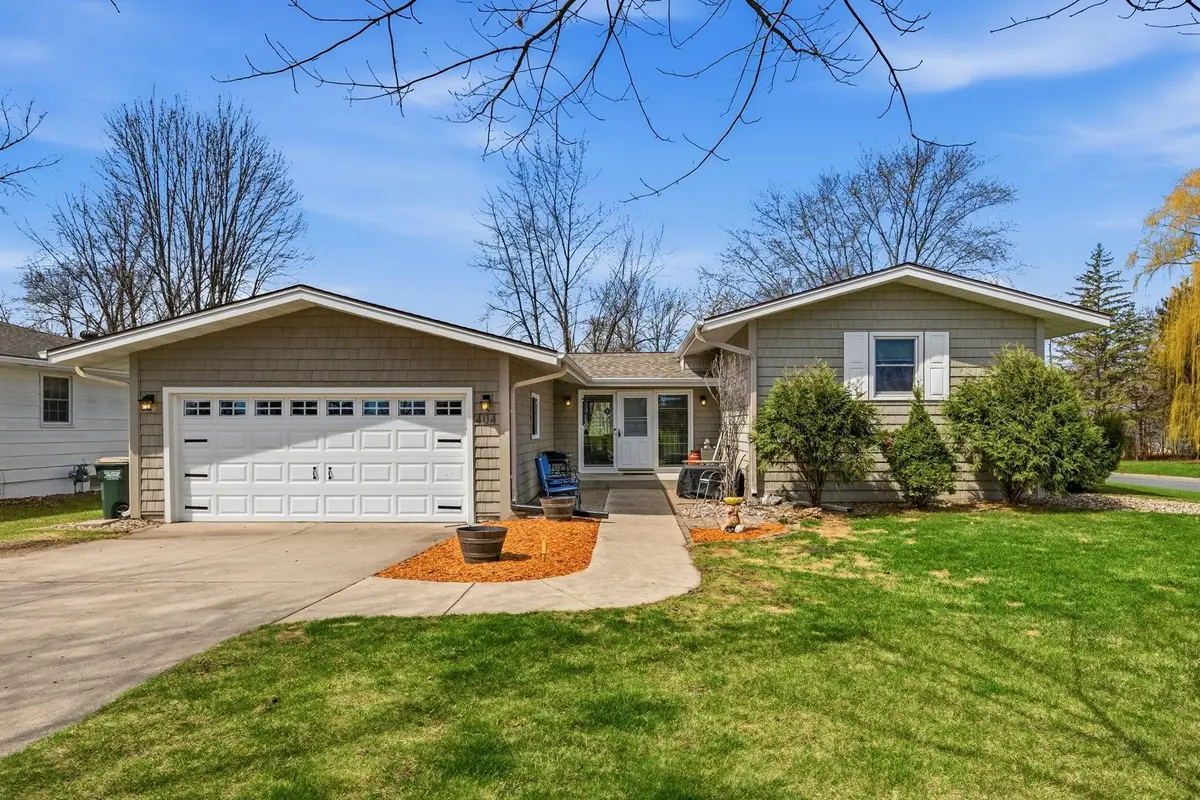 404 Larson Street Sw, Hutchinson, MN 55350 - #1