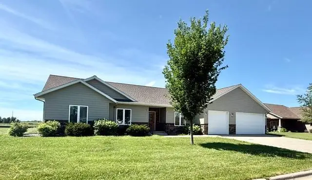 906 Sunrise Boulevard, Redwood Falls, MN 56283 - #1