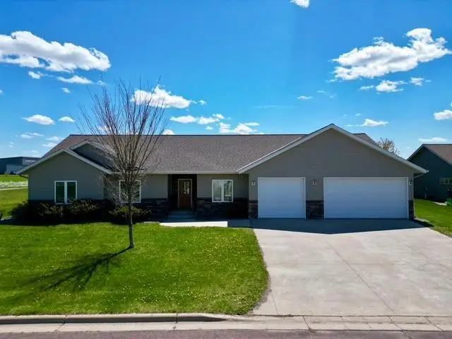906 Sunrise Boulevard, Redwood Falls, MN 56283 - #2