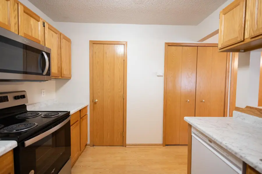 2005 Southcross Drive W #1006, Burnsville, MN 55306 - #3