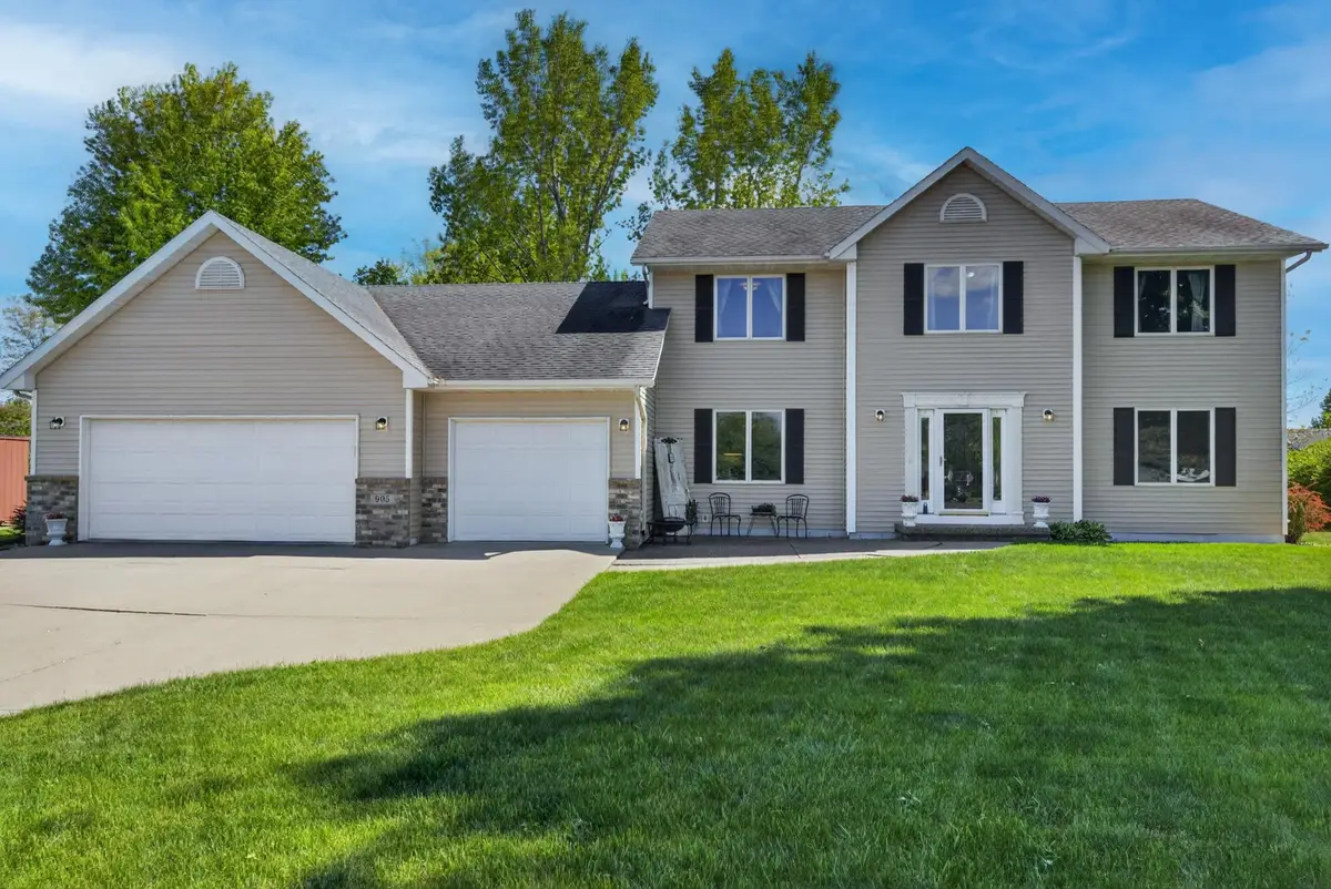 905 Horizon Circle, Belle Plaine, MN 56011 - #1