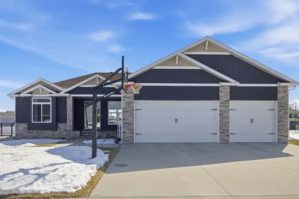 4209 Bristlecone Loop S, Fargo, ND 58104