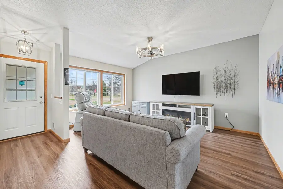 15691 Flackwood Way, Apple Valley, MN 55124 - #3