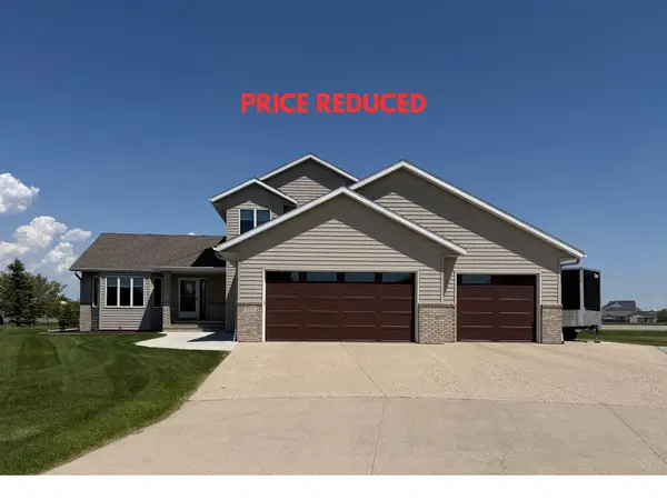 722 42nd Avenue S, Moorhead, MN 56560