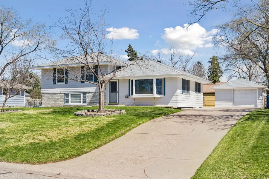 9207 Washington Street Ne, Blaine, MN 55434 - #2