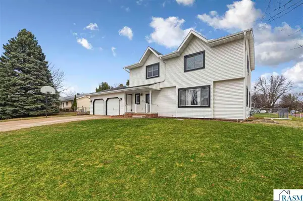 229 Wadsworth Drive, Mankato, MN 56001