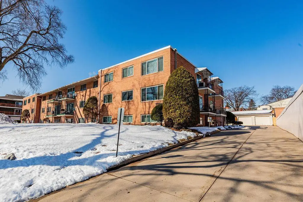 605 7th Street S #20, Fargo, ND 58103 - #1