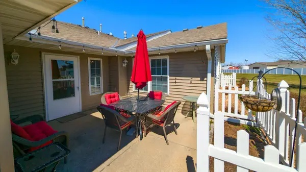 1906 Oak Tree Lane #B, Austin, MN 55912