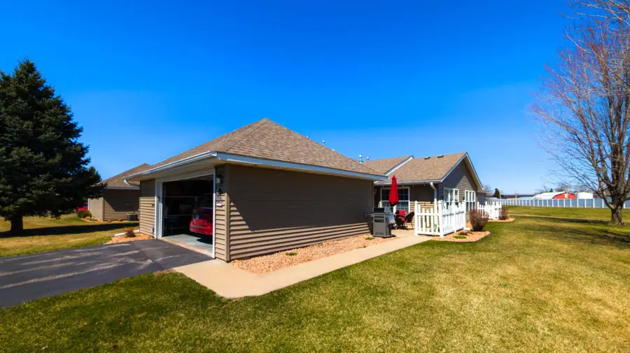 1906 Oak Tree Lane #B, Austin, MN 55912 - #2