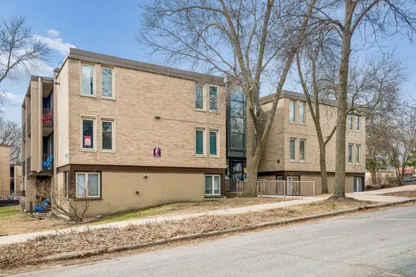 1405 E 40th Street #18F, Minneapolis, MN 55407