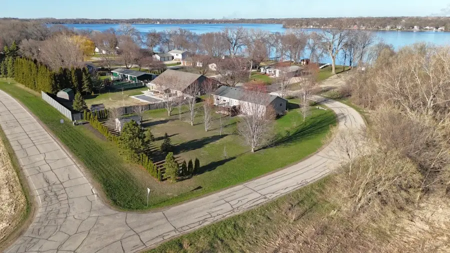 4806 22nd Street Ne, Willmar, MN 56201 - #3