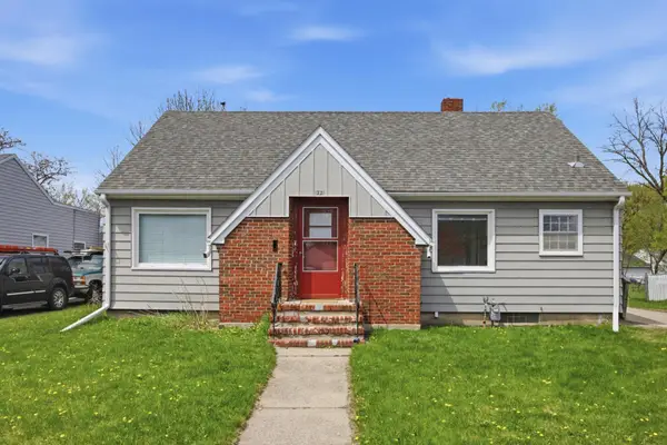 1221 5th Street S, Moorhead, MN 56560