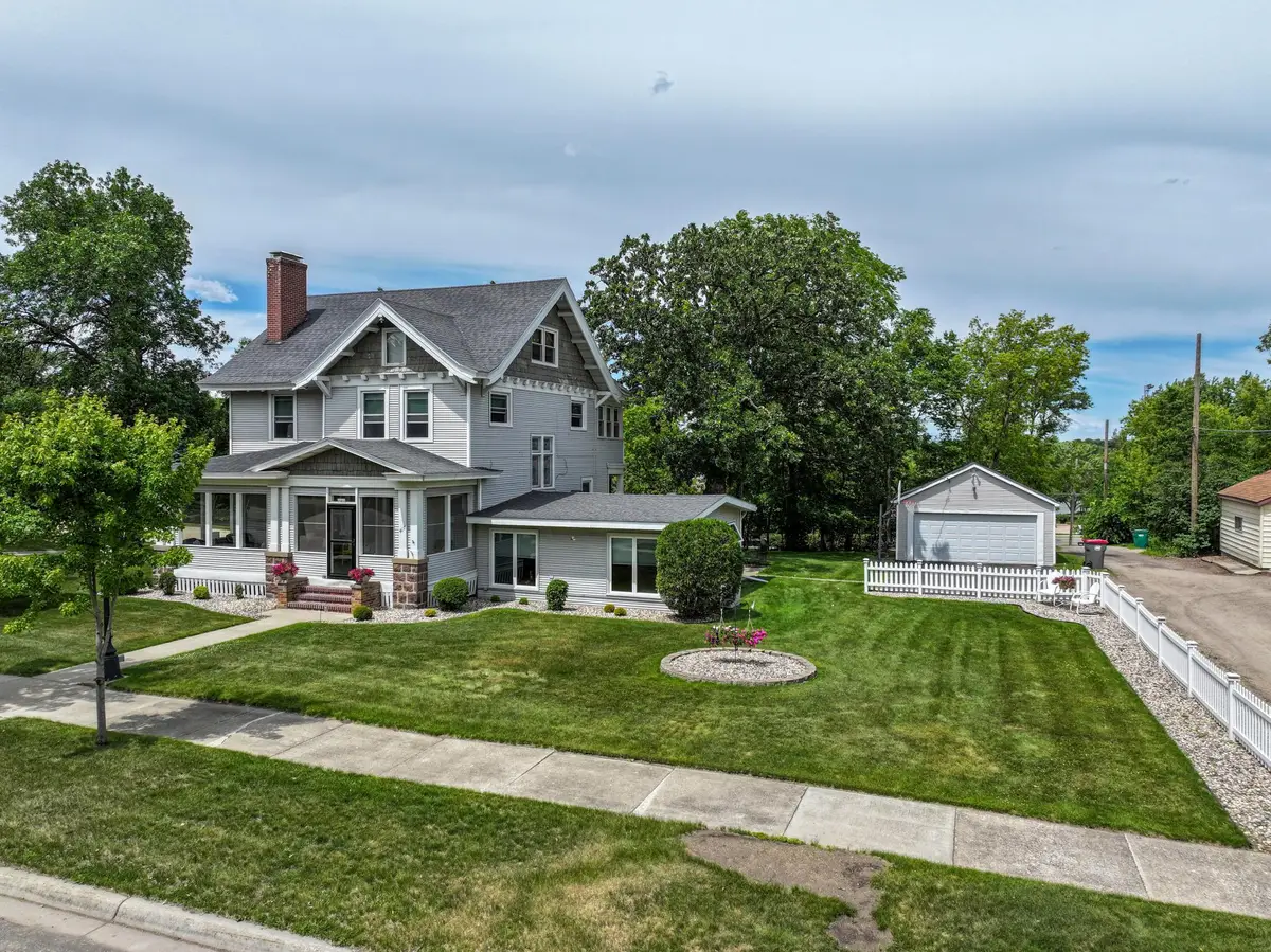 417 6th Avenue W, Alexandria, MN 56308 - #1