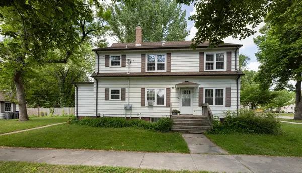 623 6th Street S, Moorhead, MN 56560