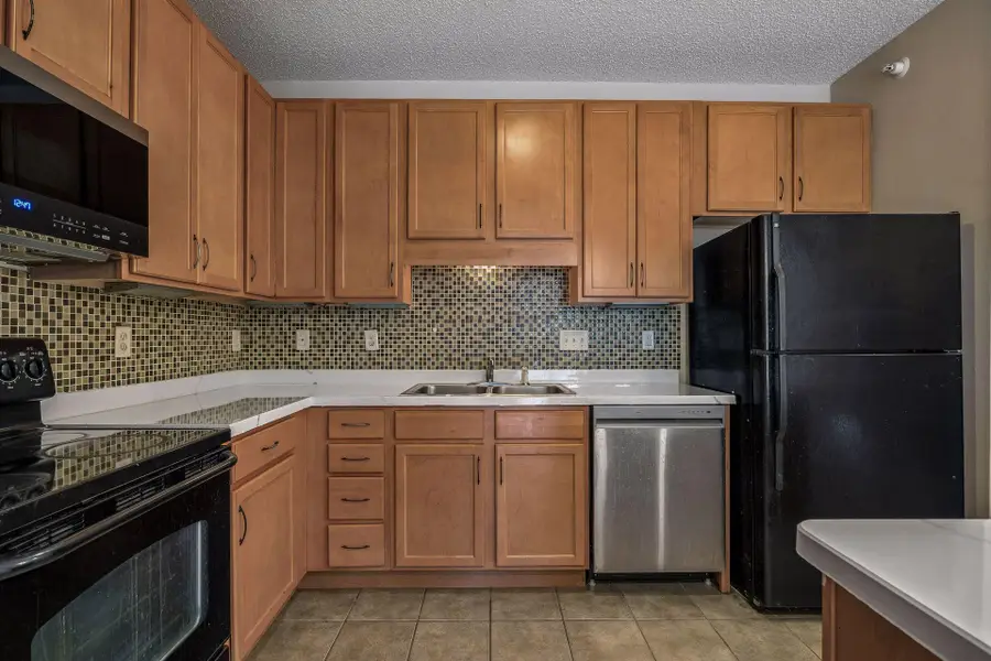 619 8th Street Se #211, Minneapolis, MN 55414 - #2